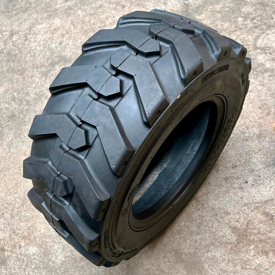 Reifen / Luftbereifung/ Pneumatic Tyres 23x8.50-12/12Pr in Legden