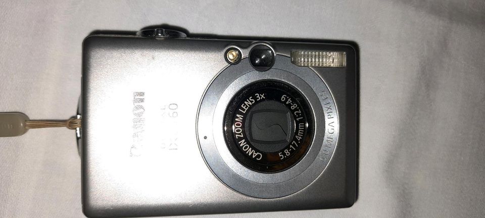 Canon Ixus 60 mit Original Zubehör und Hama Tasche in Marbach am Neckar