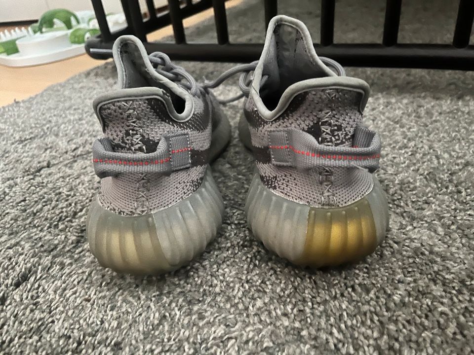 Adidas Yeezy Boost 350 V2 Beluga 2.0 Gr. 40 2/3 in Neuss