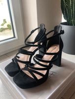 High Heels Sandalen mit Blockabsatz schwarz | Riemchensandaletten Baden-Württemberg - Freiburg im Breisgau Vorschau