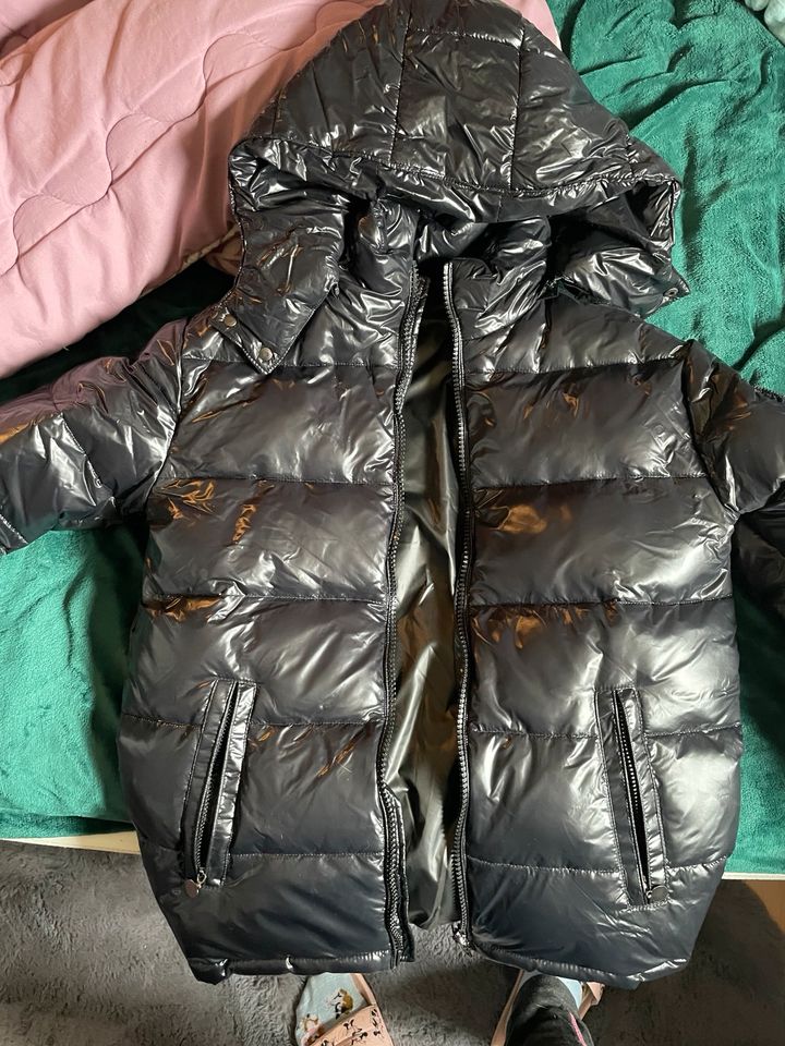 Pufferjacke schwarz in Nürnberg (Mittelfr)