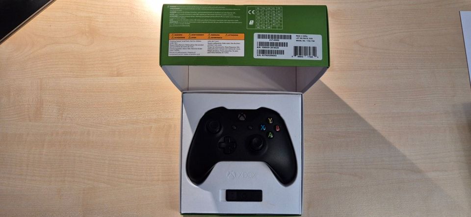 X-Box One S 1TB und 2 Controller in Camburg