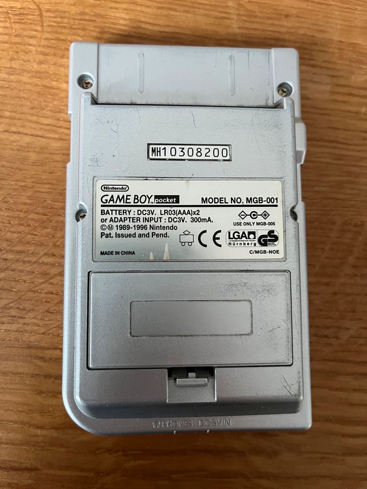 Nintendo Gameboy Pocket mit Hülle in Hildesheim