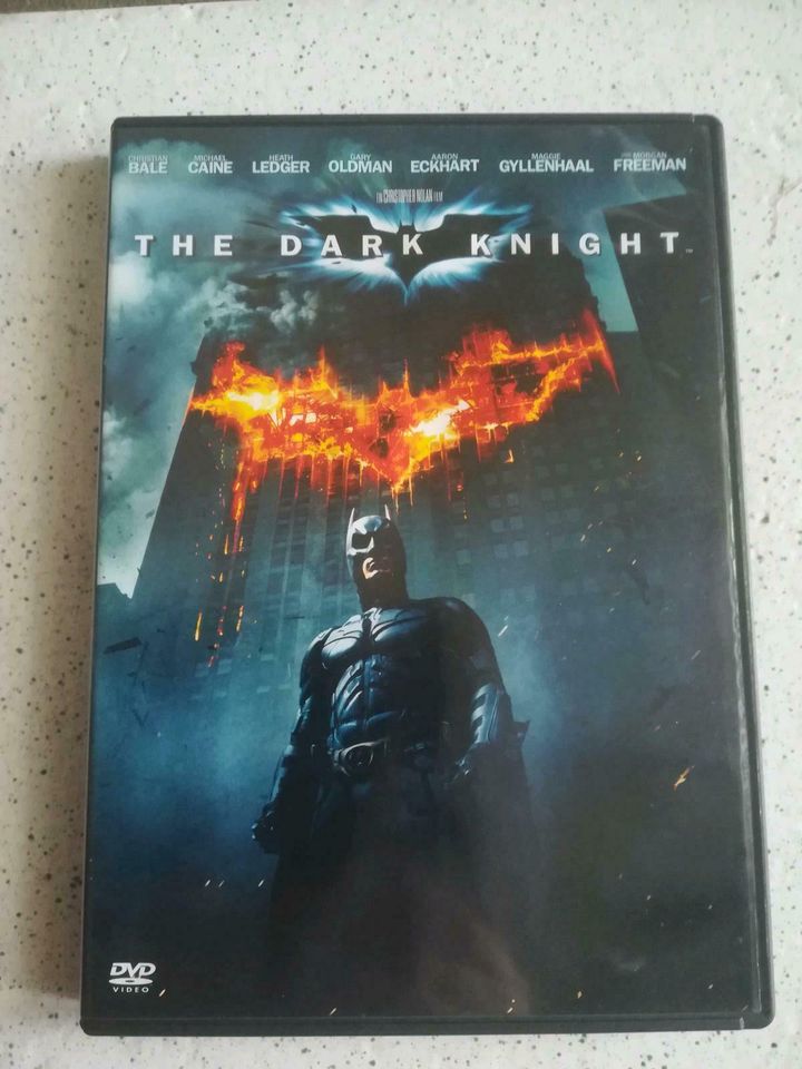 Batman - The Dark Knight DVD in Bröckel