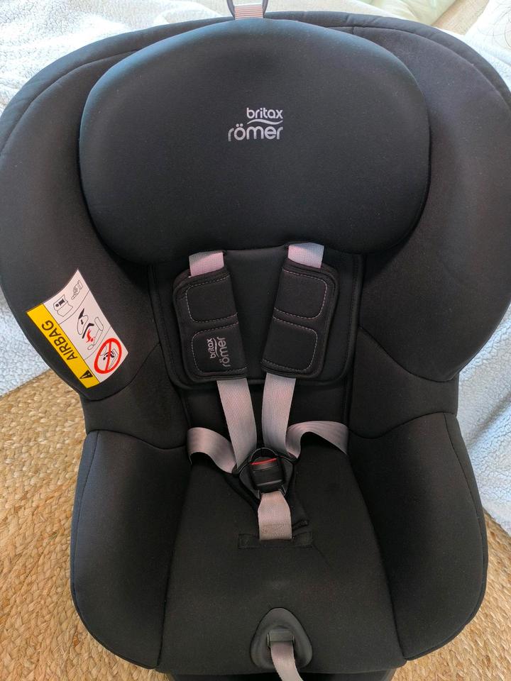Kindersitz Britax Römer Dualfix2 R drehbar, inkl. Sommerbezug in Hannover