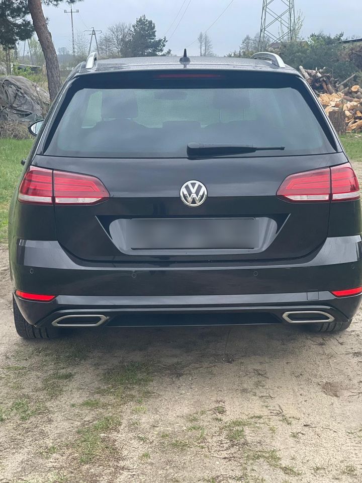 VW Golf VII Highline in Moritzburg