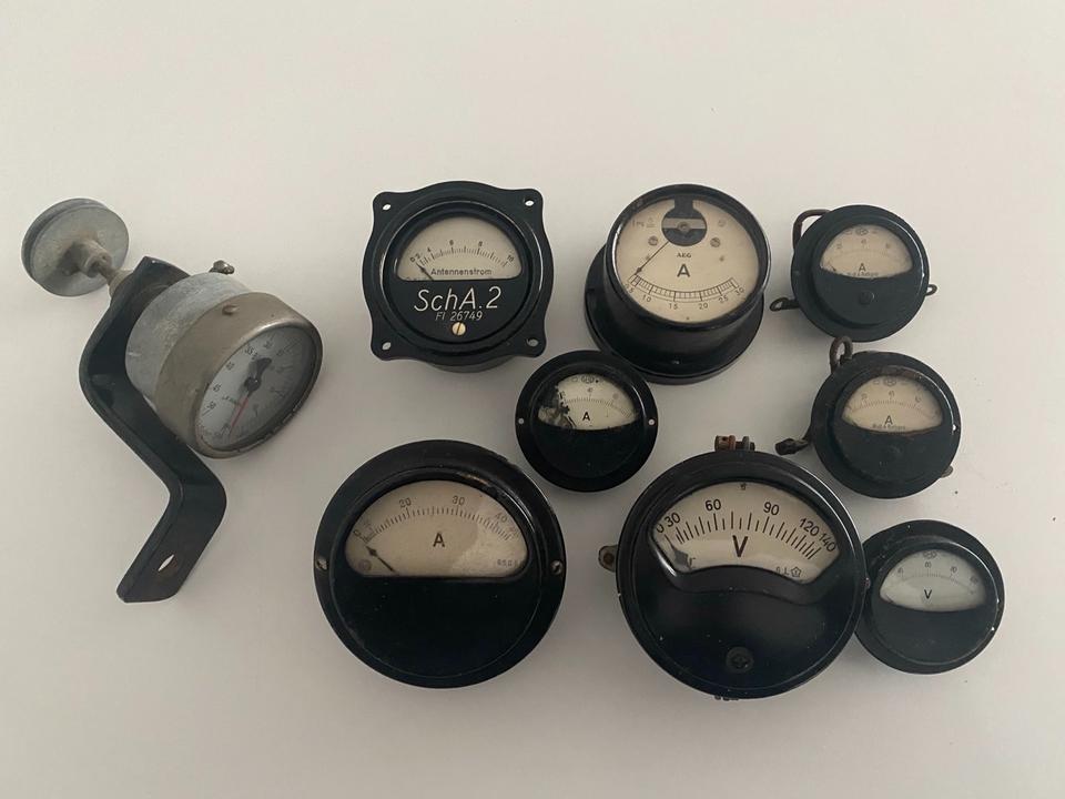 Messinstrumente Uhren Antik Ampere Volt etc.  AEG Siemens GBD in Hambühren