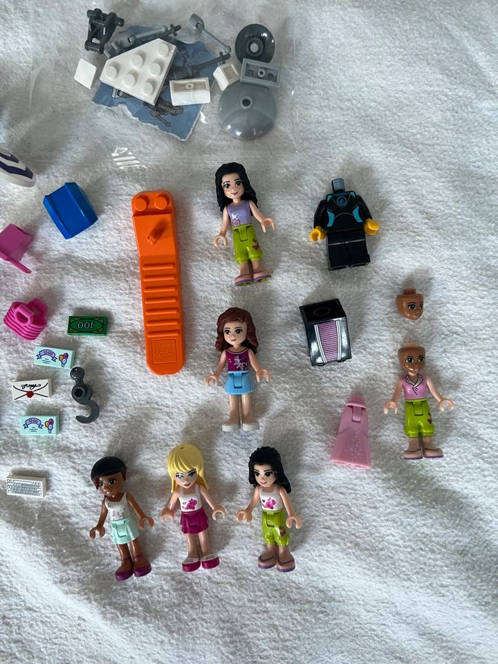 Lego Friends Menschen Figuren Zubehör Konvolut sondern Steine in Leverkusen