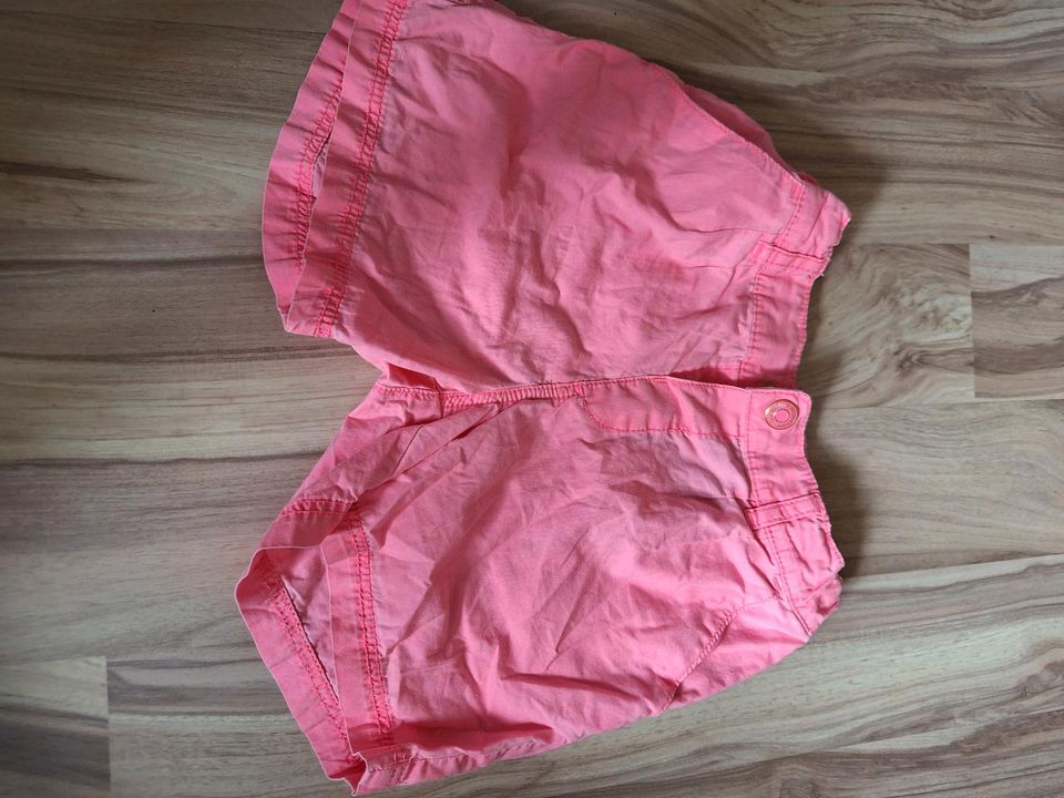 Shorts kurze Hose h&m 122 in Wilsdruff