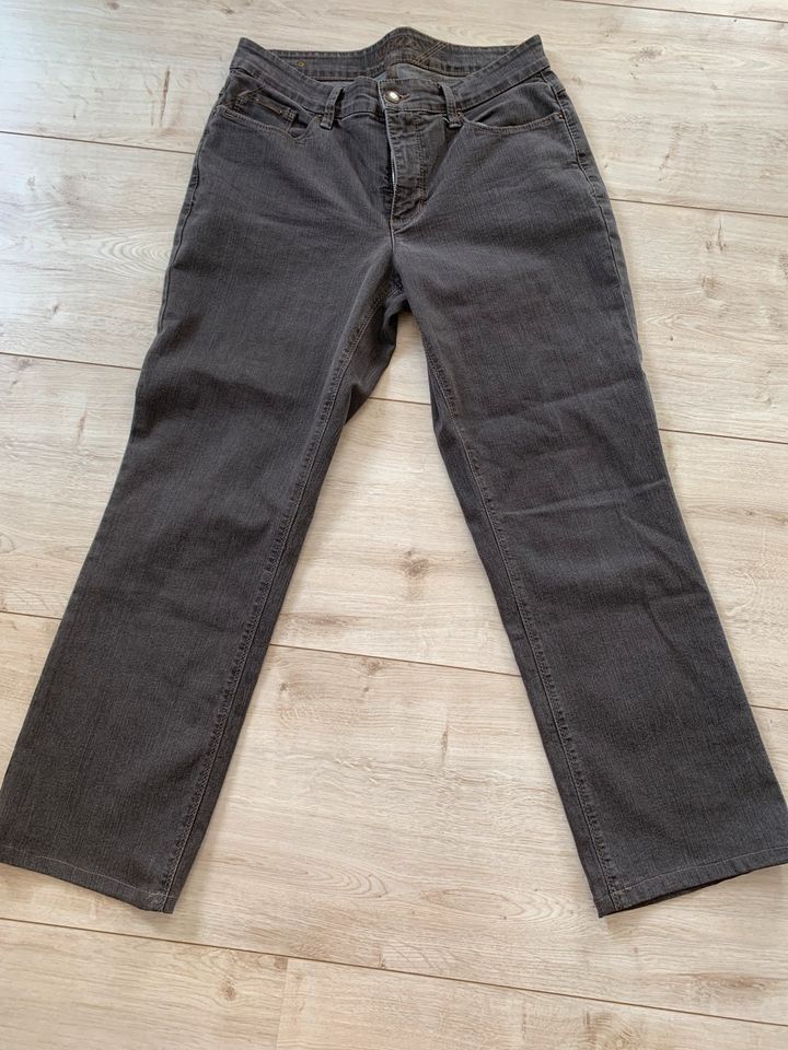 MAC Jeans Melanie braun/grau Ton Gr. 42 für 160 cm in Seevetal