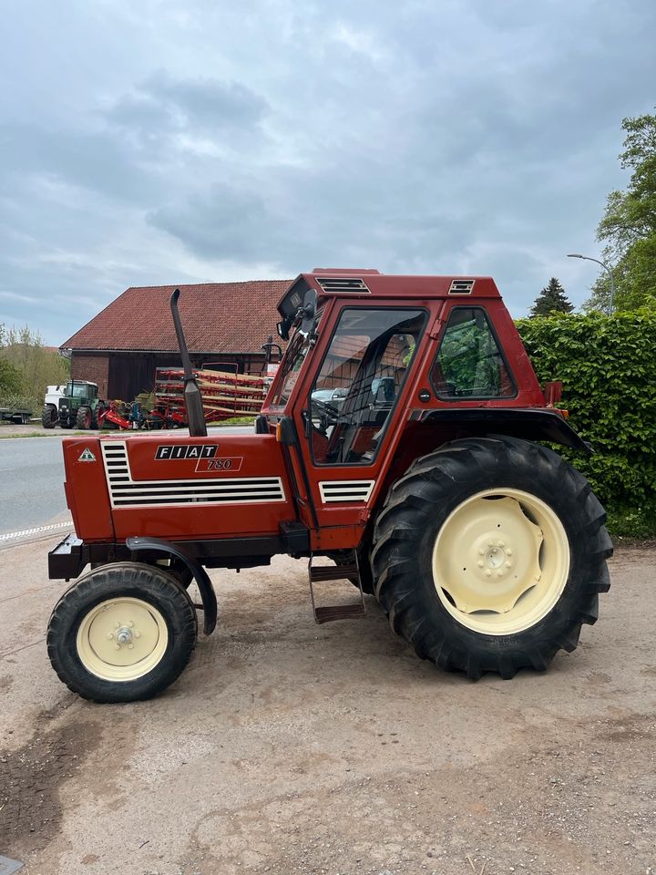 Fiat Fiatagri 780 Traktor Schlepper in Bad Arolsen