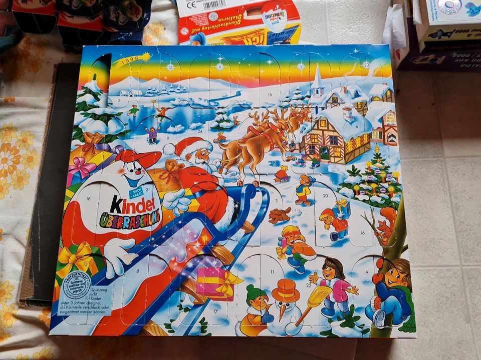 Ferrero kinder Überraschung adventskalender 1998 -starkreduziert- in St. Wendel