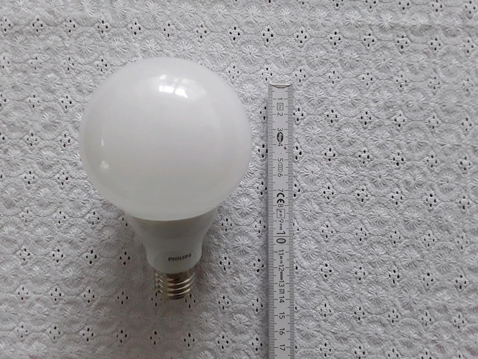 Philipps LED , Glühlampe,9,5 W, 806 l, Glühbirne, warmweiß in Fockbek