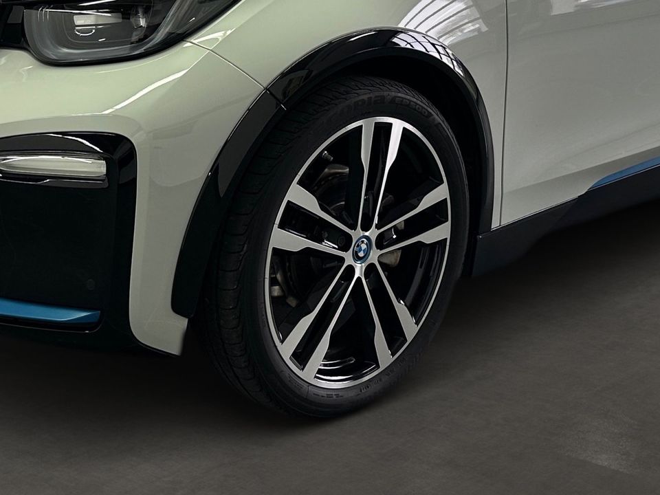 BMW i3s*LED*NaviProf.*DAB*SHZ*Tempo.*PDC*Wärmepumpe* in Erding