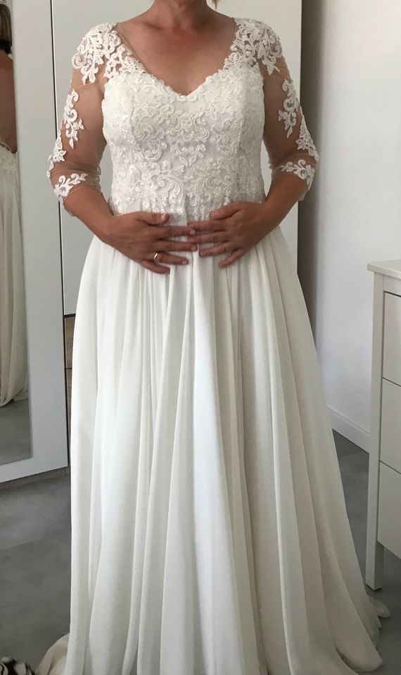 Brautkleid 42-44 A Linie in Mönchengladbach