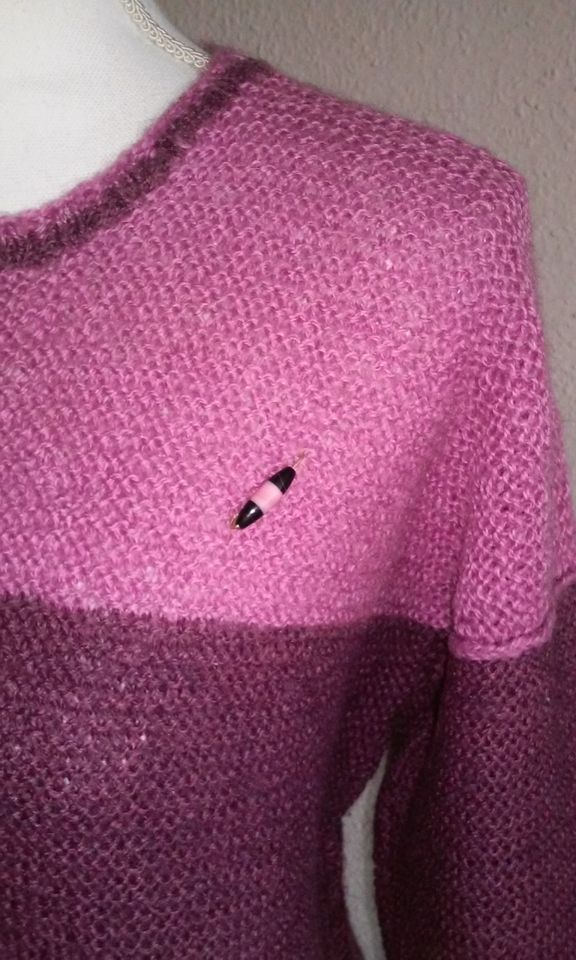 Strickpullover mit Mohair Pullover + kleine Schmuckanstecknadel in Bad Segeberg