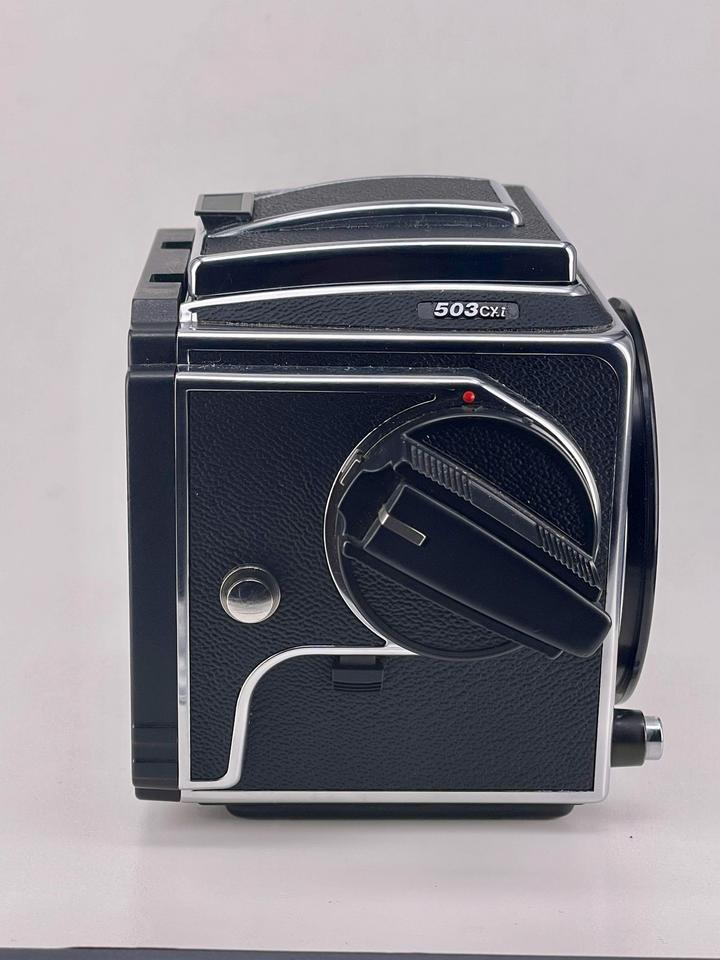 Hasselblad 503 CXi Zeiss 80 mm 2,8 T 3 Magazine und Zubehö in Fürth