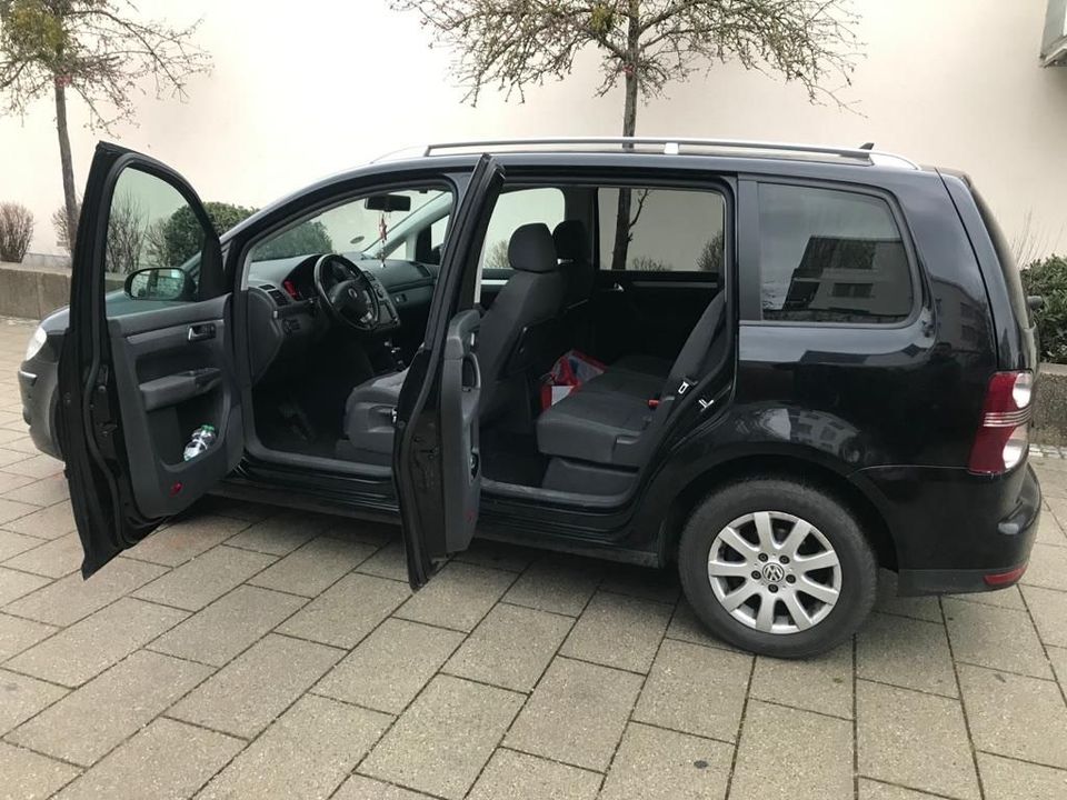 VW Touran 7 sitzer Benziner 1,4Ts 140 Ps in München