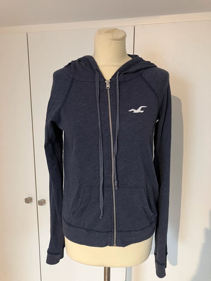 Hollister Sweatjacke Jacke Gr. XS blau in Laufen