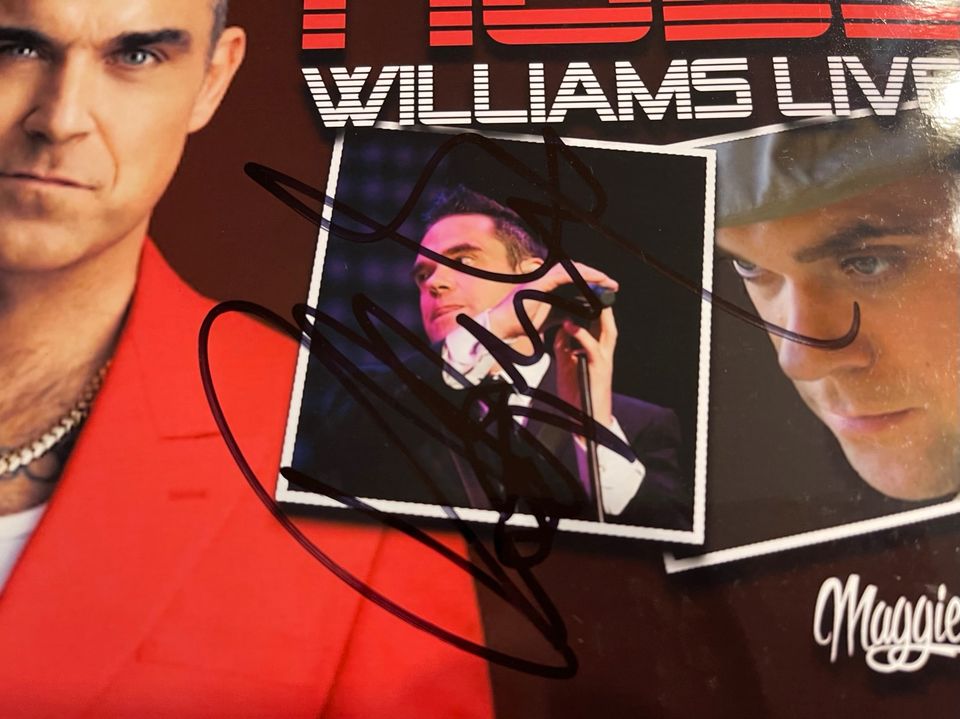 Original handsigniertes Autogramm von Robbie Williams in Buchen (Odenwald)