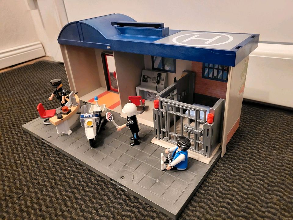 Playmobil 5299 Mitnehm-Polizeizentrale zum Aufklappen in Moormerland