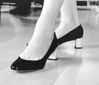 Fendi Pumps mit Blockabsatz weiss! Nordrhein-Westfalen - Krefeld Vorschau