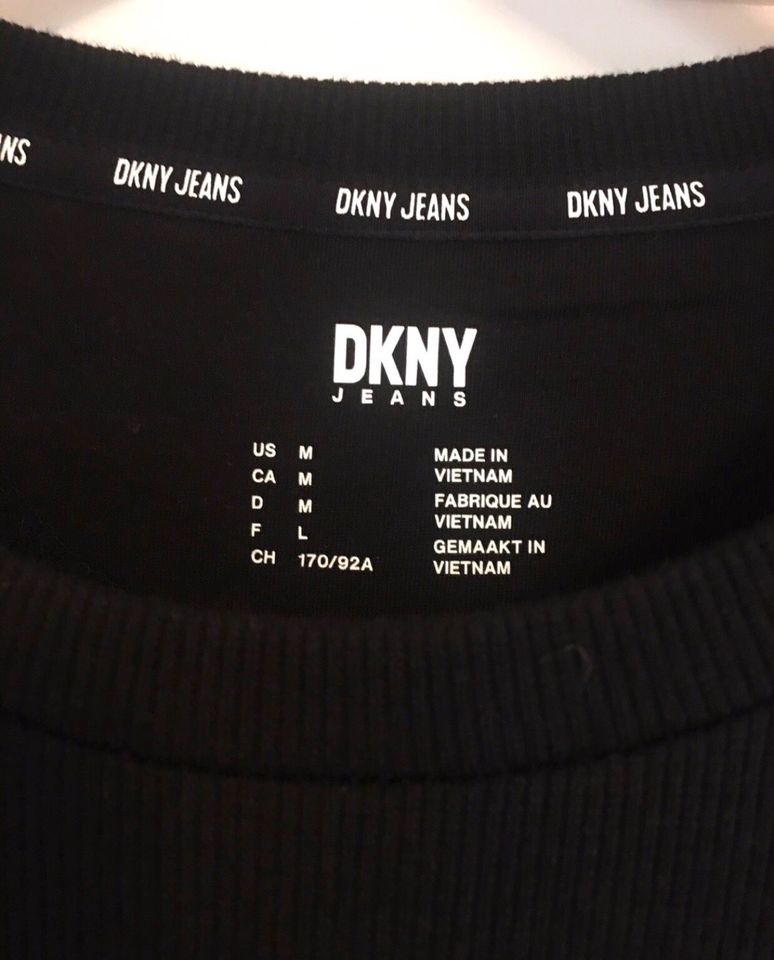 Sommerkleid der Marke DKNY in Großenwiehe