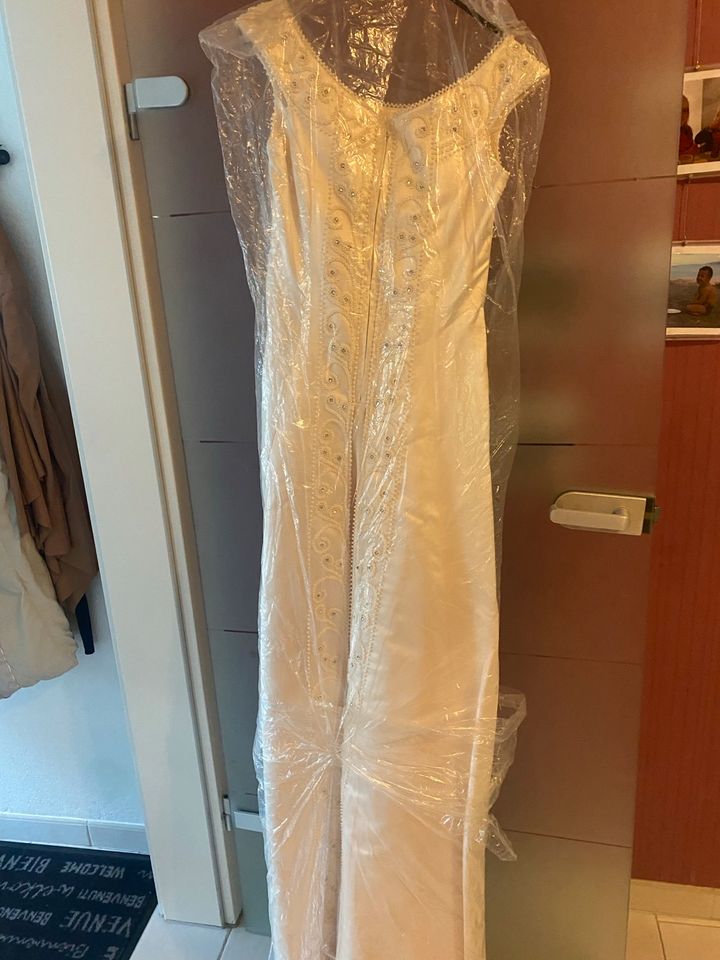 Brautkleid Hochzeit S  36 gereinigt in Kamp-Lintfort