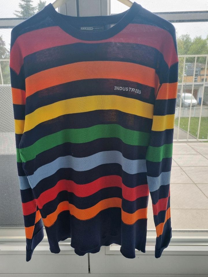 Pullover Rainbow Streifen in Stockach