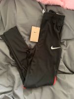 NEU Nike Leggings schwarz rot XS Dortmund - Brechten Vorschau