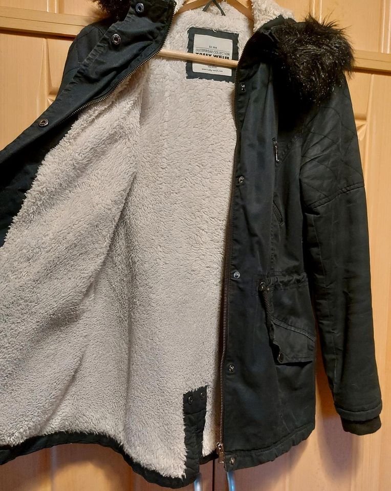 Winterjacke schwarz Gr. 36 in Nußbach