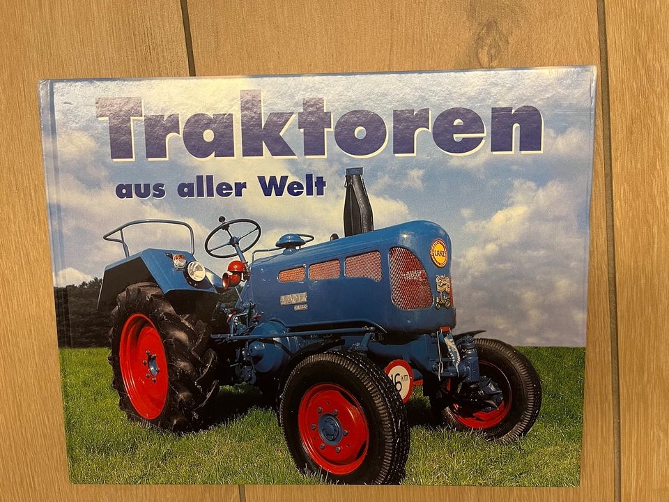 Buch „Traktoren aus aller Welt“ in Walddorfhäslach