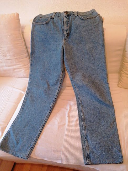 Retro Jeanshosen SIZE:34-32 in München