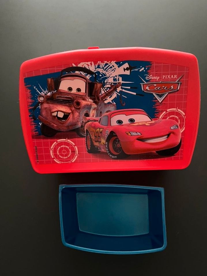 Disney Cars Brotdose rot mit herausnehmbarem Einsatz Brotbox in Oppenheim
