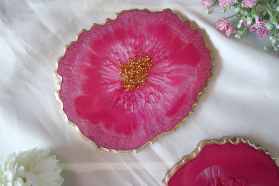 sommerliches Untersetzer Set aus Epoxidharz in knalligem pink in Burgheim