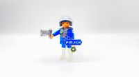 Playmobil Weltraum Polizei Galaxis Polizist mit Schild Pistole Nordrhein-Westfalen - Wülfrath Vorschau