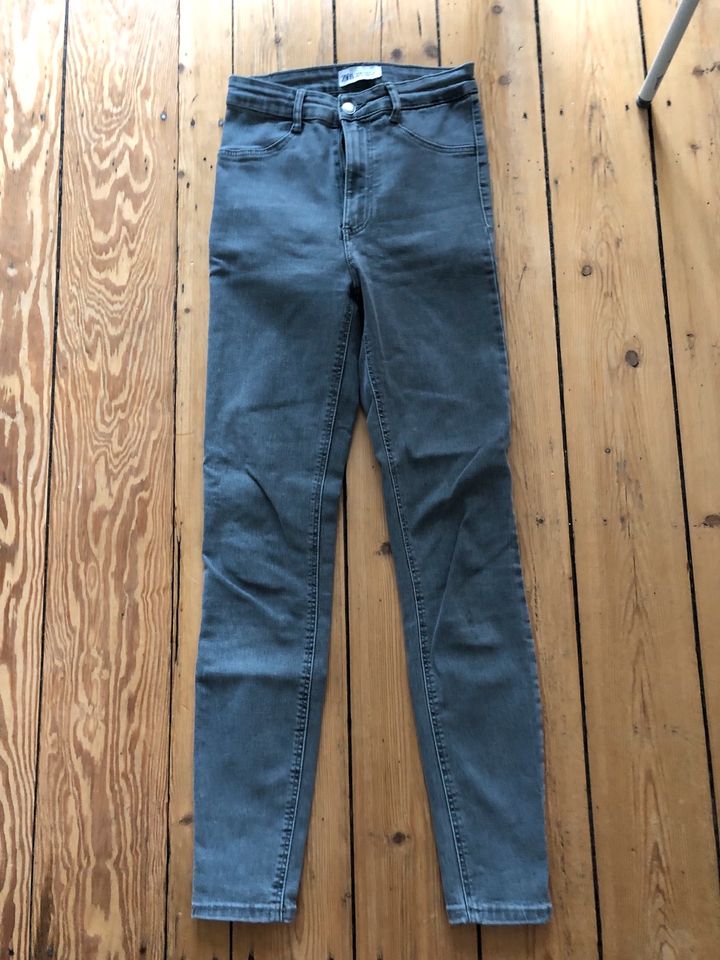 High waist skinny Jeans hellgrau Zara Gr. 34 in Hamburg