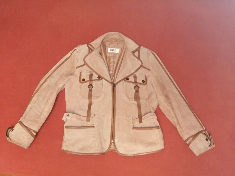 BIBA Damen Leder Jacke Gr. 40 braun beige Bändern Umschlagärmel in Koblenz