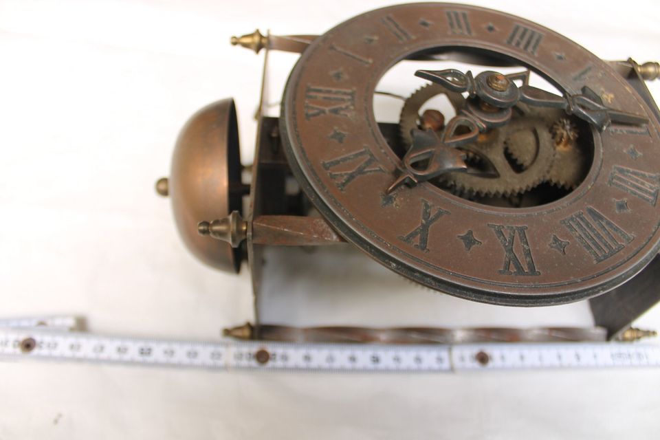 2 antike Uhren Hänge Wanduhr Metall ,Tisch Standuhr Eiche, Vintag in Eitorf