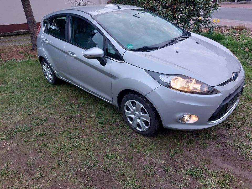 Ford Fiesta 1.2 Benzin / TÜV Neu  / Trend in Nienburg (Weser)