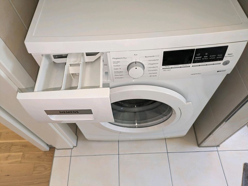 Siemens Waschmaschine sauber und zuverlässig in Karlsruhe