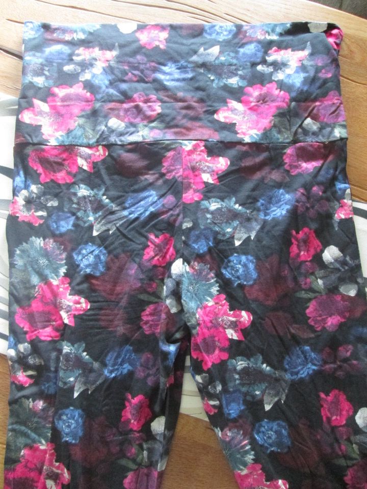 Esmara Relax-Hose XL 48/50 Blumen - NEU in Oberndorf am Lech