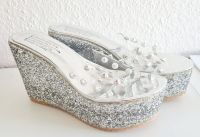 PLATEAU SCHUHE 38/39 SILBER HOCH u. SUPER BEQUEM HINGUCKER NEU Nordrhein-Westfalen - Leverkusen Vorschau