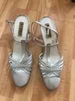 LEONE Damen Pumps Gr 40 silber weiß Hochzeitschuh Essen-West - Holsterhausen Vorschau