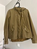 Übergangsjacke mit Kapuze Khaki/grün EUR 42 Brandenburg - Cottbus Vorschau