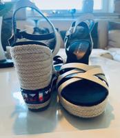 Tom Hilfiger Sandalen Nordrhein-Westfalen - Leverkusen Vorschau