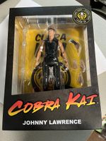 Neu COBRA KAI - JOHNNY LAWRENCE - DIAMOND SELECT TOYS Berlin - Tempelhof Vorschau