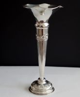 Trompetenförmige Vase aus 925 Sterling Silber aus den 1950iger Nordrhein-Westfalen - Neuss Vorschau