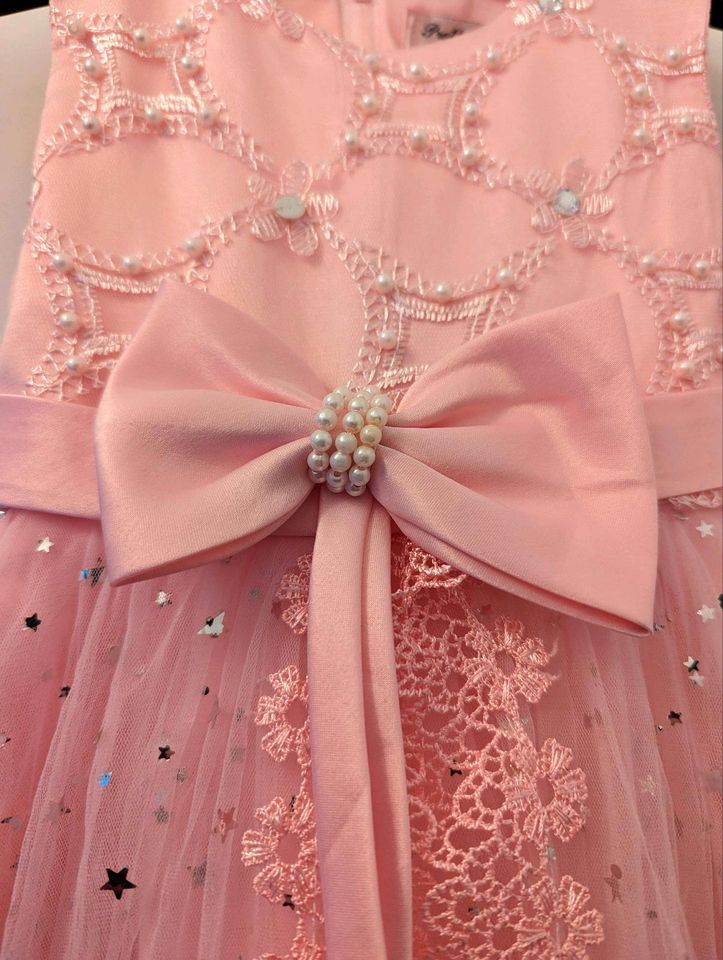 Mädchen Kleid festlich 4 Jahre in rosa in Hohen Neuendorf