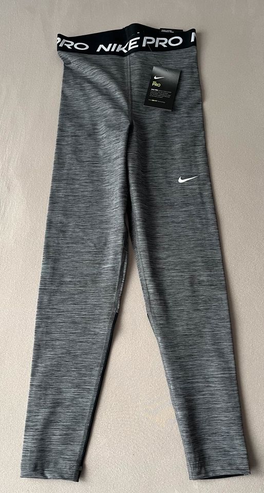 Nike Pro Tight fit Hose Trainingshose Gr.XS „neu mit Etikett“ in Gladbeck